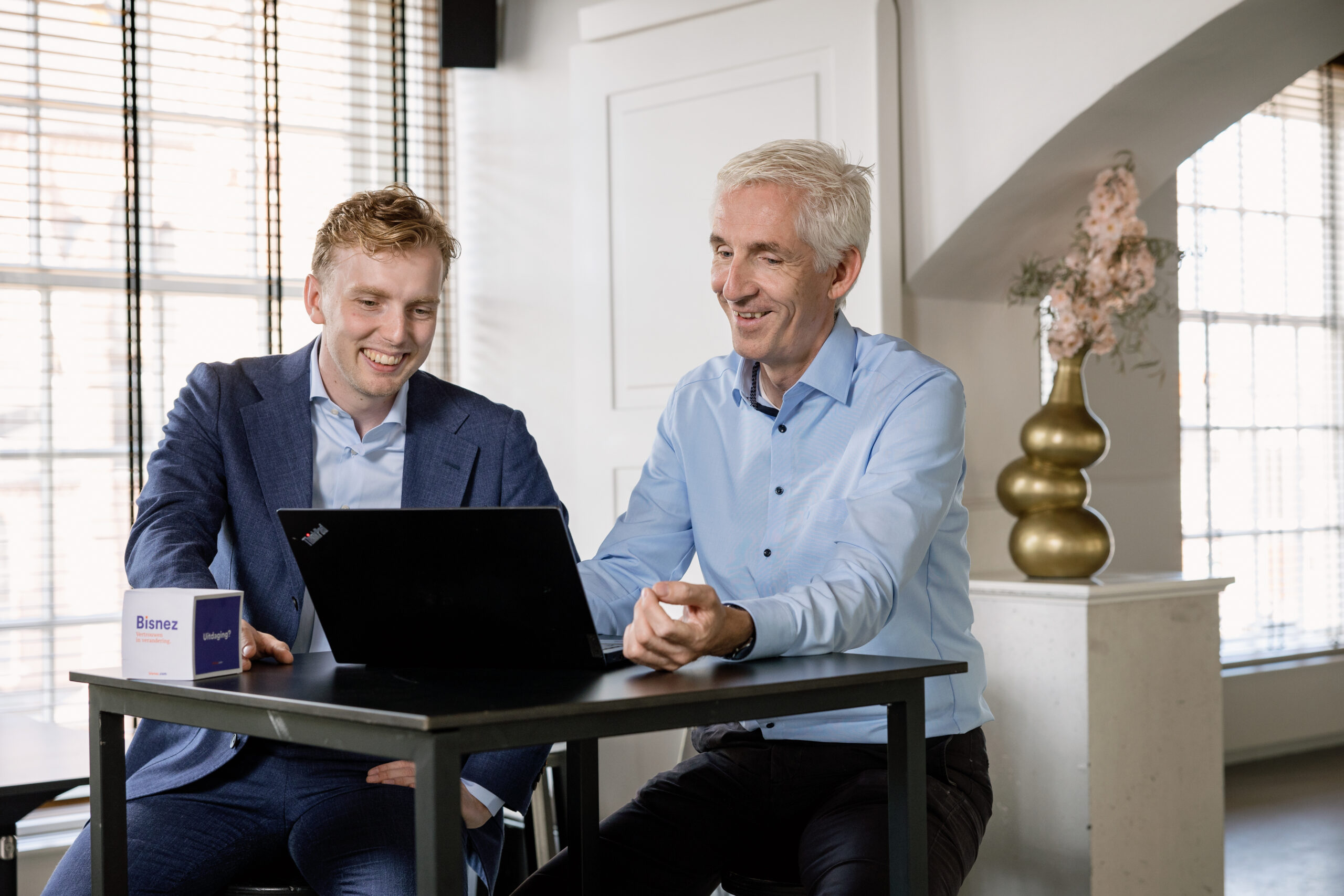 Twee mannen aan het werk